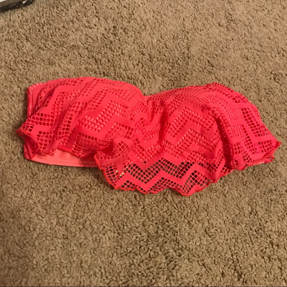 Strapless swim top